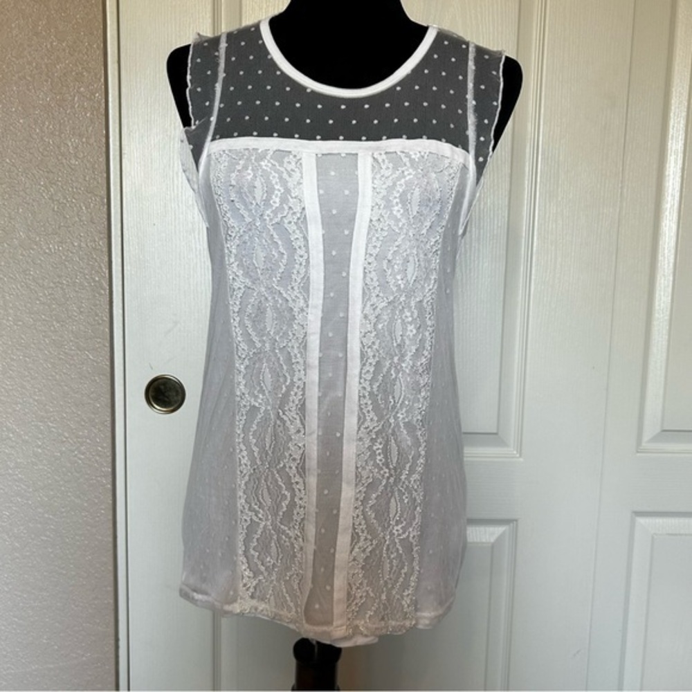 Suede White Lace Lined Sleeveless Blouse Size Medium‎